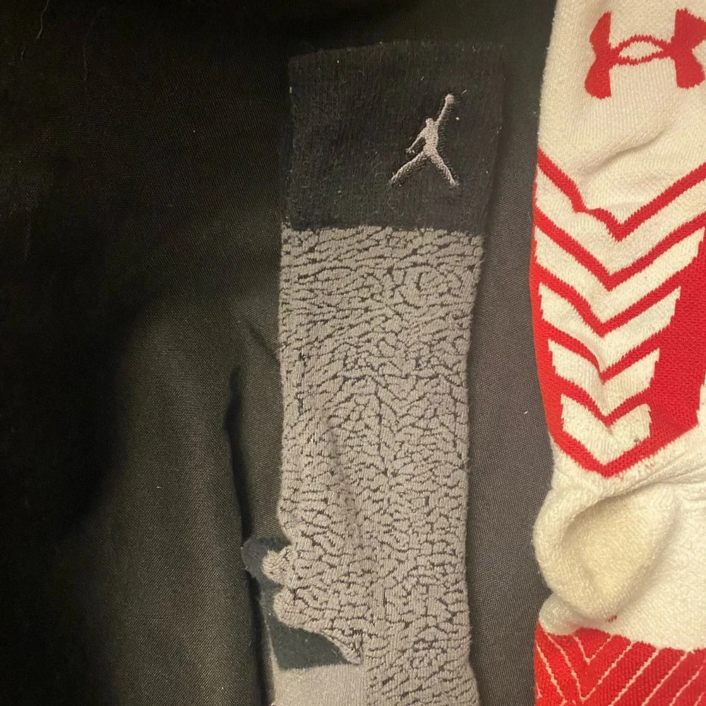 Mix lot of‎ 2 Socks-Under Armour and Jordan